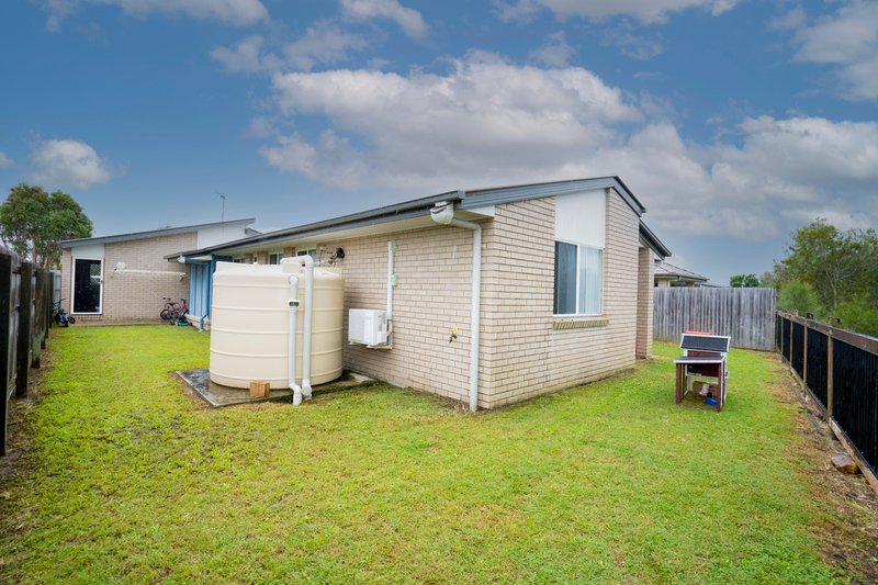 Photo - 37 Adam Street, Beachmere QLD 4510 - Image 10