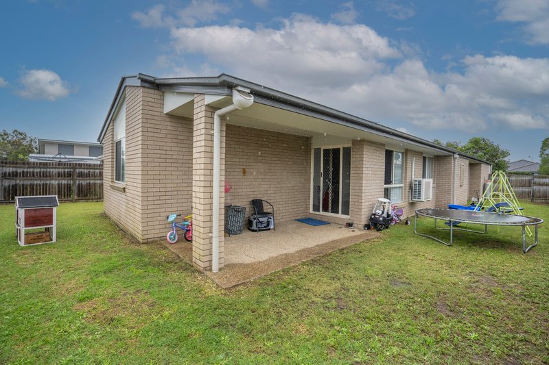 Photo - 37 Adam Street, Beachmere QLD 4510 - Image 12