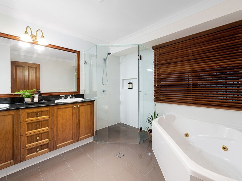 Photo - 37 Alba Place, Bridgeman Downs QLD 4035 - Image 14