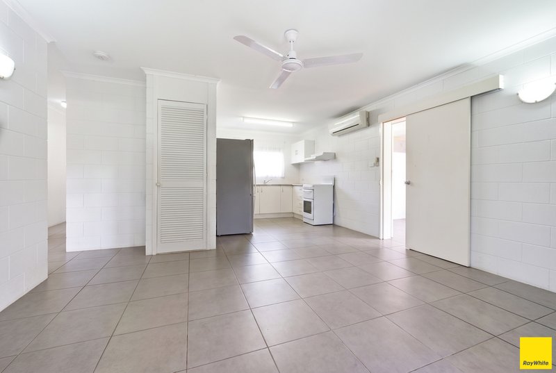 Photo - 37 Alberta Drive, Woree QLD 4868 - Image 3