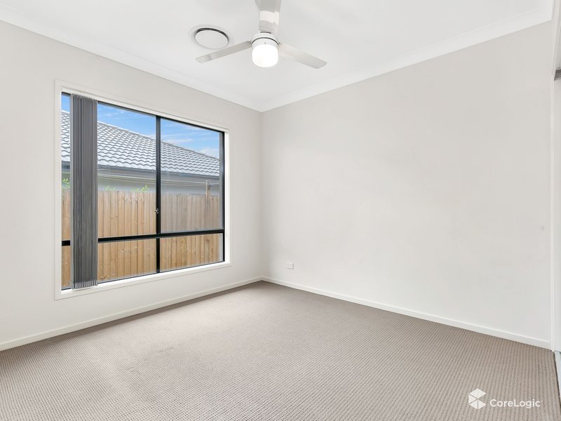 Photo - 37 Alesana Drive, Bellbird Park QLD 4300 - Image 7