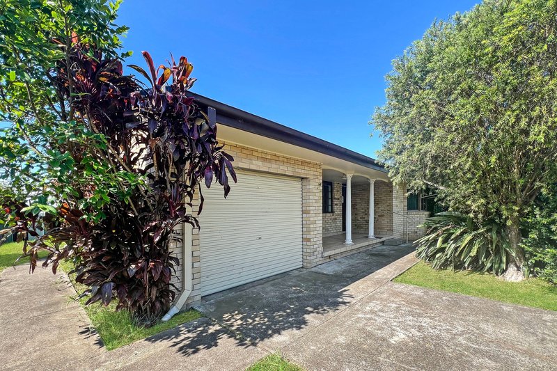 37 Appletree Street, Wingham NSW 2429