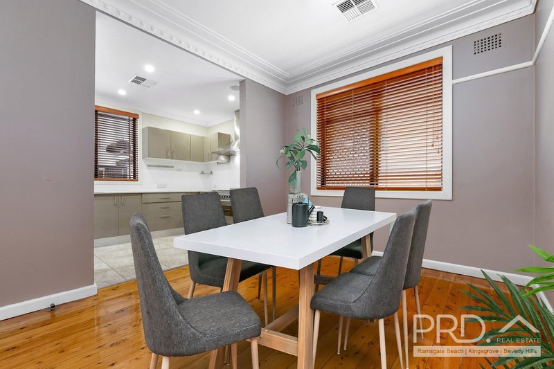 Photo - 37 Arinya Street, Kingsgrove NSW 2208 - Image 4