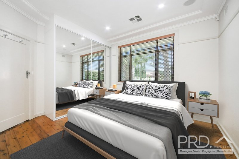 Photo - 37 Arinya Street, Kingsgrove NSW 2208 - Image 7