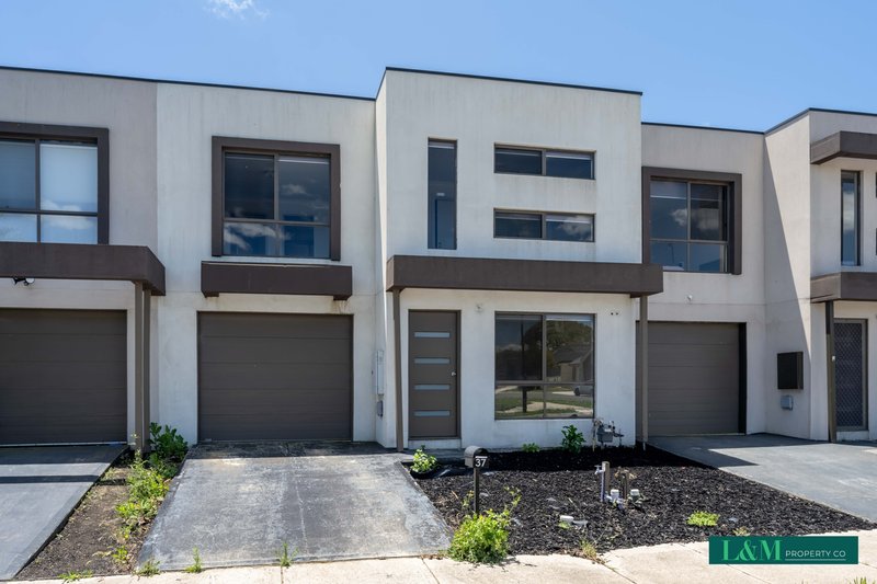 Photo - 37 Arlington Park Parade, Mickleham VIC 3064 - Image 1