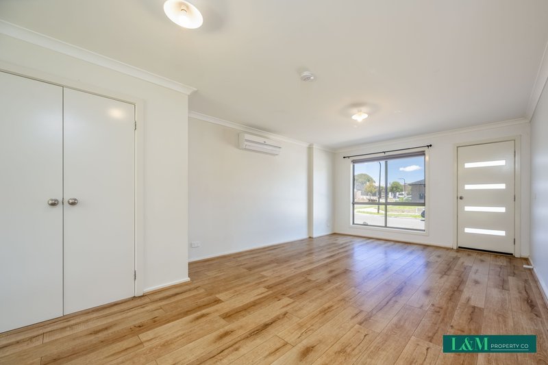 Photo - 37 Arlington Park Parade, Mickleham VIC 3064 - Image 3
