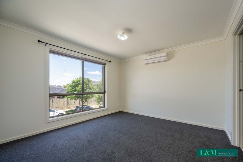 Photo - 37 Arlington Park Parade, Mickleham VIC 3064 - Image 6