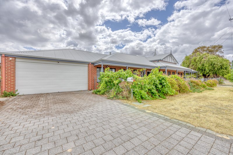 Photo - 37 Arlunya Avenue, Belmont WA 6104 - Image 2