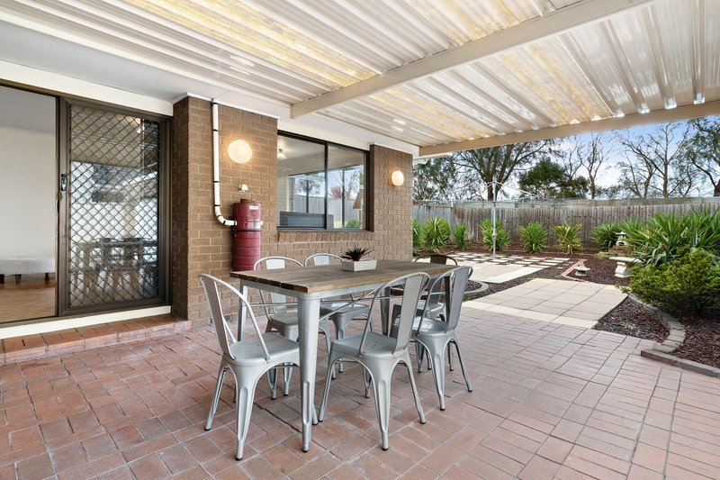 Photo - 37 Avonhurst Drive, Glen Waverley VIC 3150 - Image 9