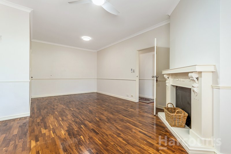 Photo - 37 Backshall Place, Wanneroo WA 6065 - Image 4