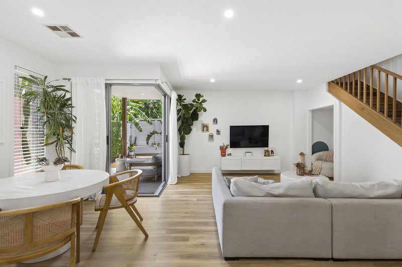 Photo - 3/7 Bambarra Street, Southport QLD 4215 - Image 2