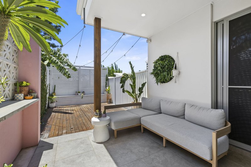 Photo - 3/7 Bambarra Street, Southport QLD 4215 - Image 8