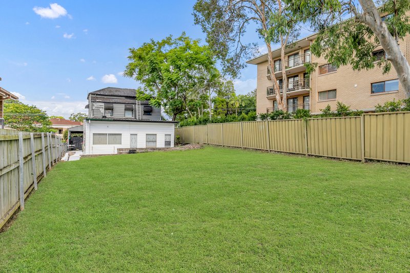 Photo - 37 Beatrice Street, Taringa QLD 4068 - Image 1