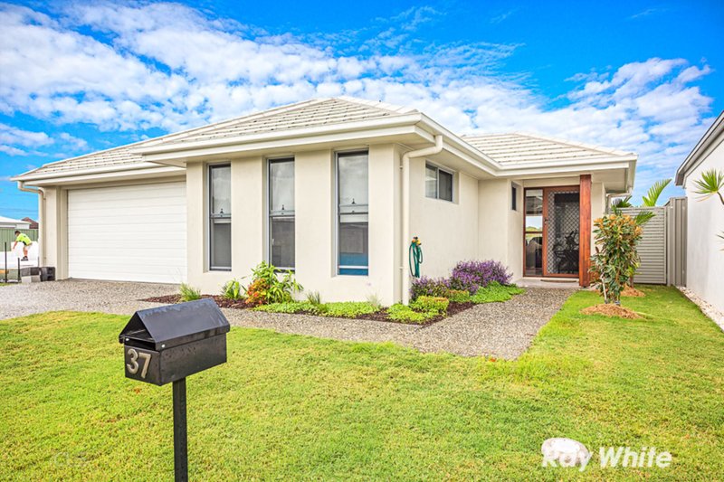 37 Beaufort Circuit, Banksia Beach QLD 4507