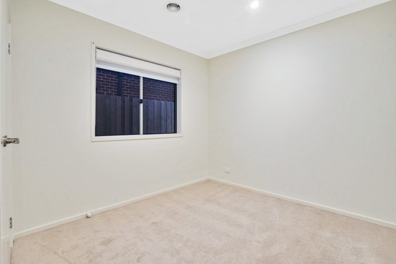 Photo - 37 Beckworth Blvd , Tarneit VIC 3029 - Image 14