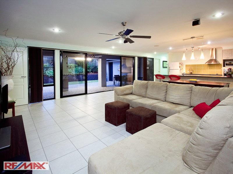 Photo - 37 Bella Street, Cashmere QLD 4500 - Image 2