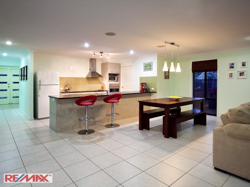 Photo - 37 Bella Street, Cashmere QLD 4500 - Image 4