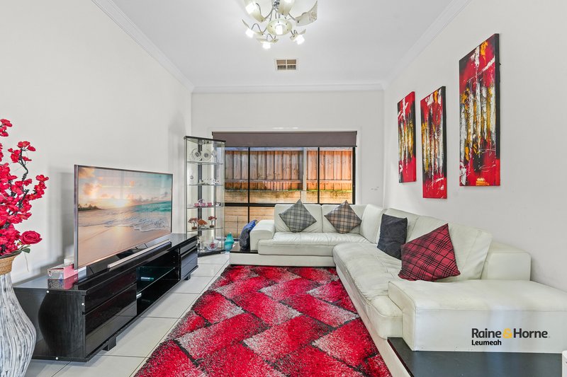 Photo - 37 Ben Lomond Road, Minto NSW 2566 - Image 2