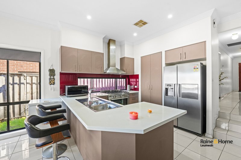 Photo - 37 Ben Lomond Road, Minto NSW 2566 - Image 4