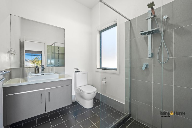 Photo - 37 Ben Lomond Road, Minto NSW 2566 - Image 8