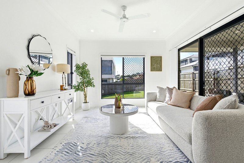 Photo - 37 Benhiam Street, Calamvale QLD 4116 - Image 2