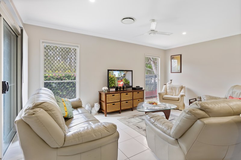 Photo - 37 Beverley Court, Griffin QLD 4503 - Image 2