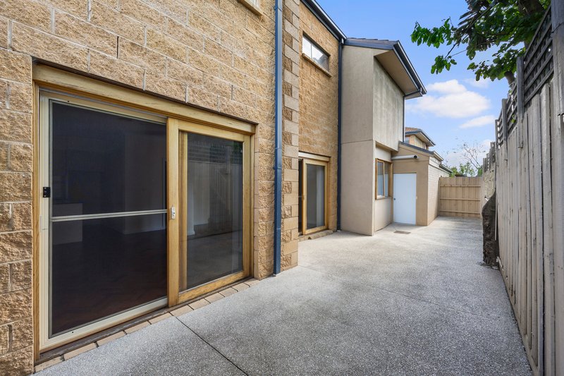 Photo - 3/7 Bletchley Road, Hughesdale VIC 3166 - Image 7