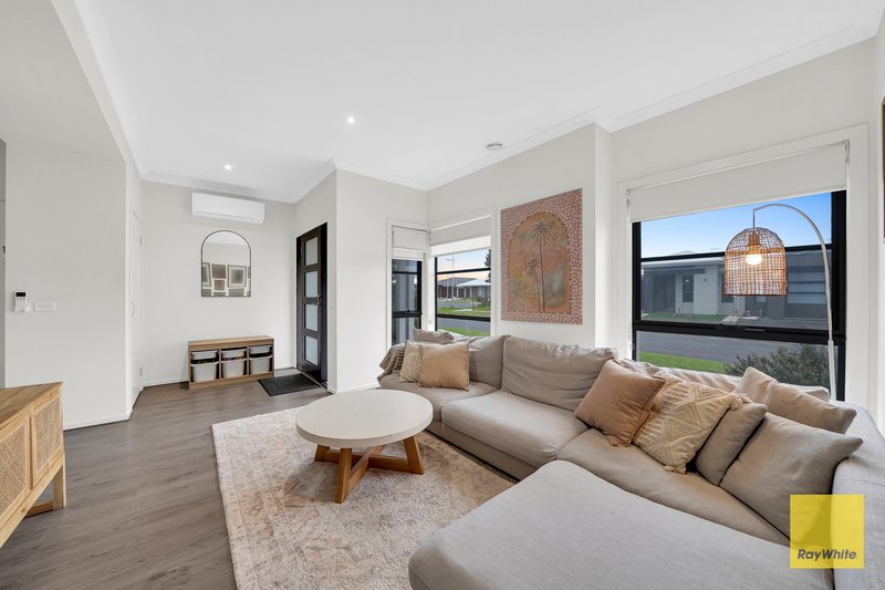 Photo - 37 Bodalla Drive, Tarneit VIC 3029 - Image 3