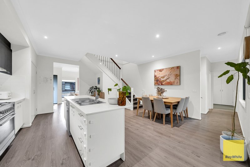 Photo - 37 Bodalla Drive, Tarneit VIC 3029 - Image 6