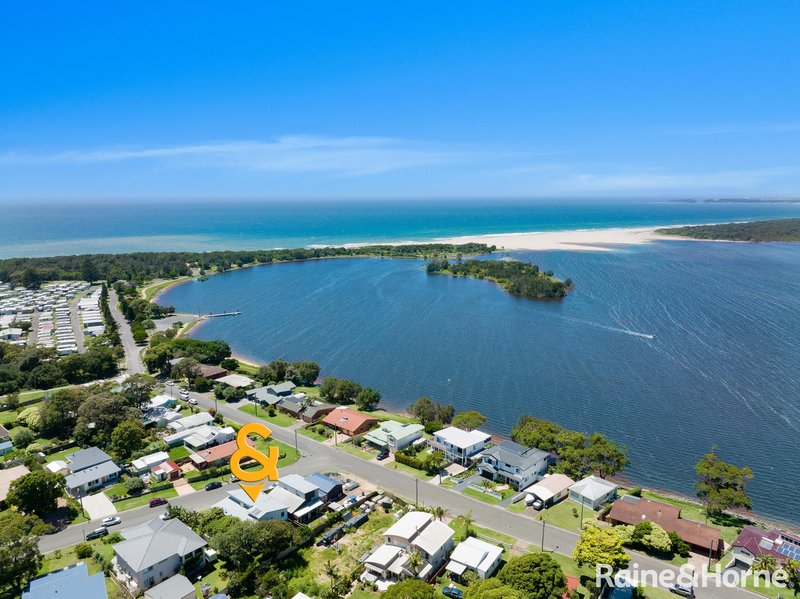 37 Bolt Street, Shoalhaven Heads NSW 2535