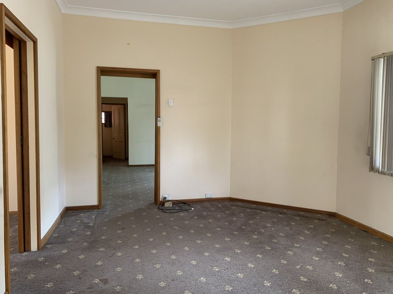 Photo - 37 Boomerang Street, Cessnock NSW 2325 - Image 4