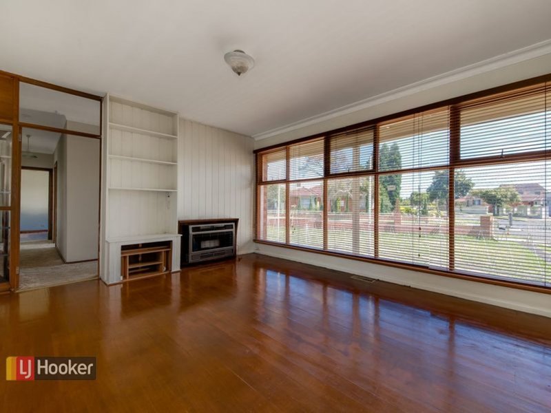 Photo - 37 Boronia Avenue, Dandenong North VIC 3175 - Image 2