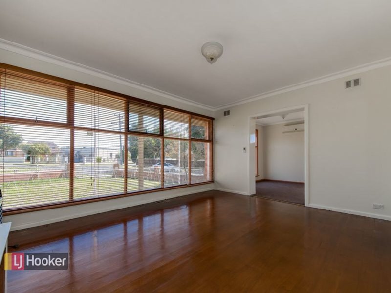 Photo - 37 Boronia Avenue, Dandenong North VIC 3175 - Image 3