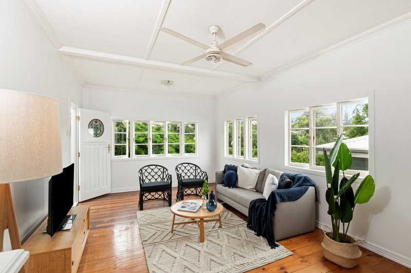 Photo - 37 Boronia Avenue, Holland Park West QLD 4121 - Image 17