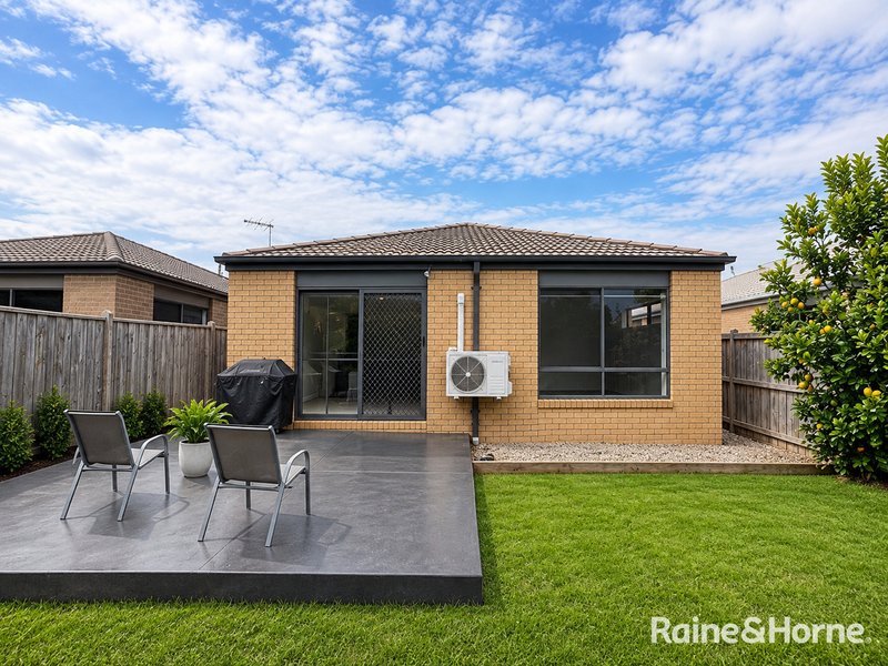 Photo - 37 Botany Way, Pakenham VIC 3810 - Image 12