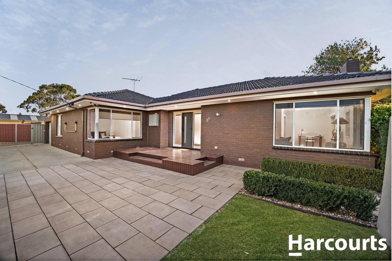 Photo - 37 Branton Road, Hoppers Crossing VIC 3029 - Image 2