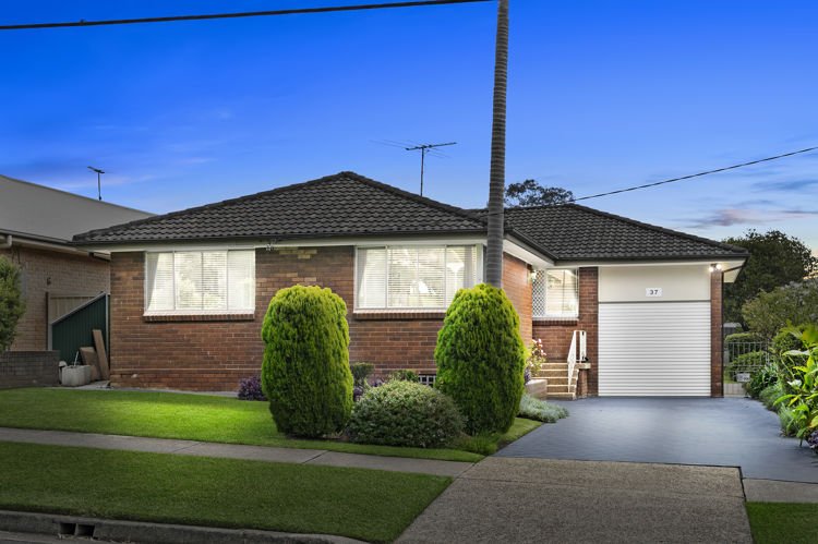 37 Brighton Street, Greystanes NSW 2145