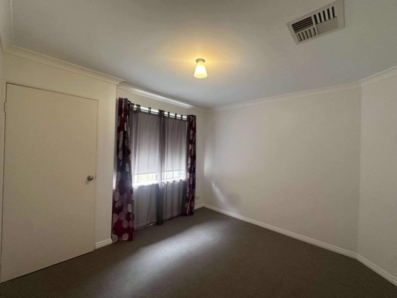 Photo - 37 Brindabella Avenue, Rockingham WA 6168 - Image 10