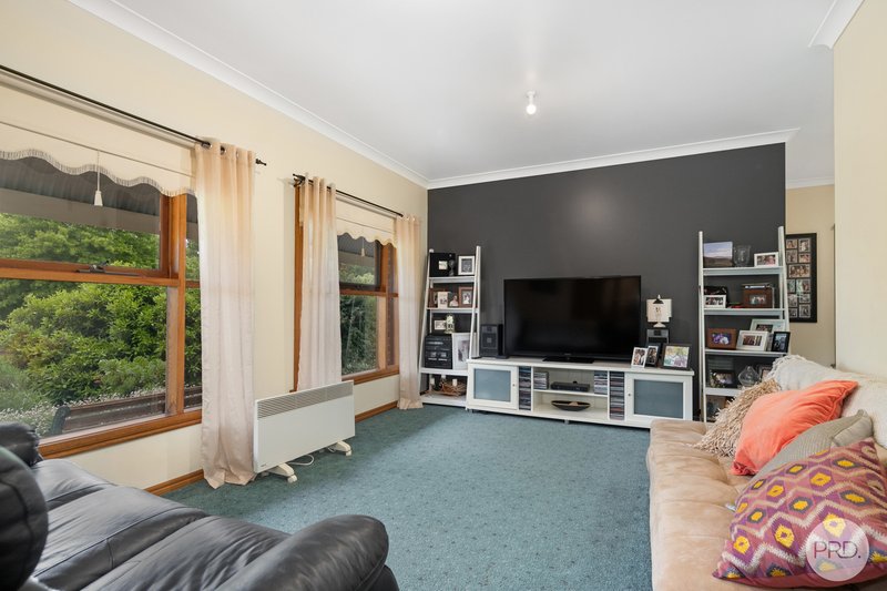 Photo - 37 Brougham Street, Gordon VIC 3345 - Image 3