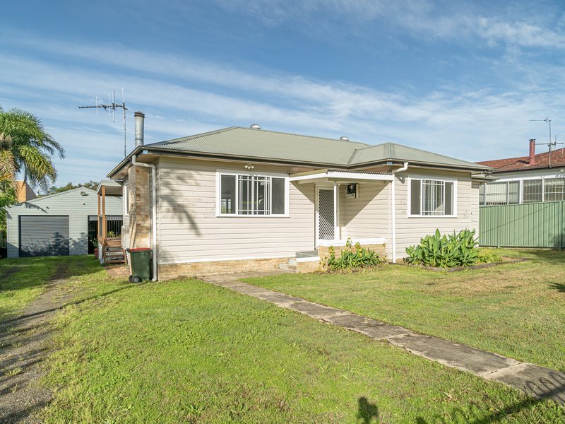 Photo - 37 Bruntnell Street, Taree NSW 2430 - Image 1