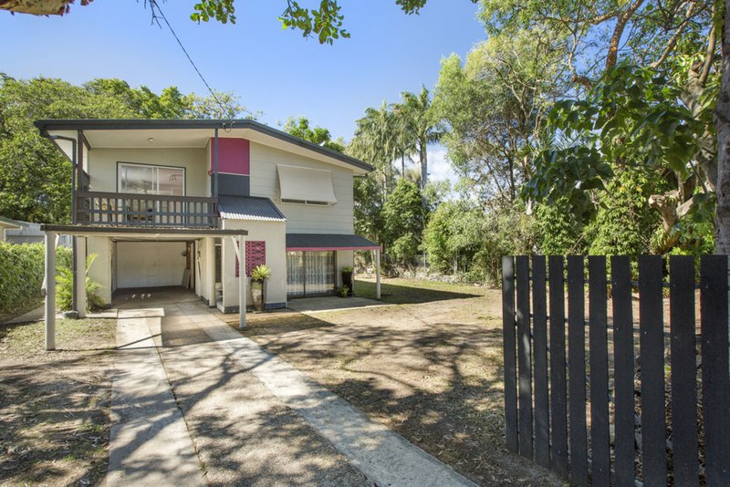 Photo - 37 Buccleugh Street, Moffat Beach QLD 4551 - Image 2