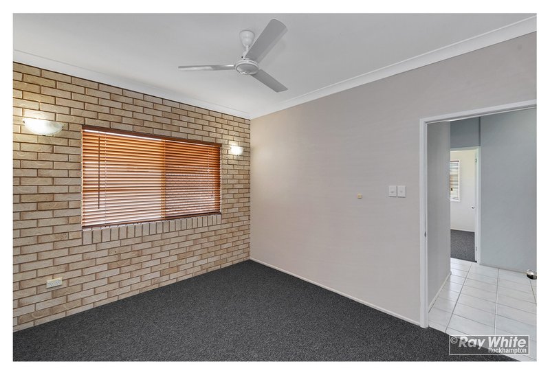 Photo - 37 Bulman Street, Norman Gardens QLD 4701 - Image 5