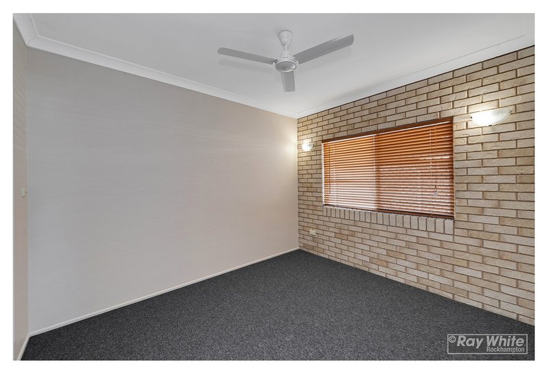 Photo - 37 Bulman Street, Norman Gardens QLD 4701 - Image 8