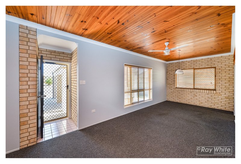 Photo - 37 Bulman Street, Norman Gardens QLD 4701 - Image 12