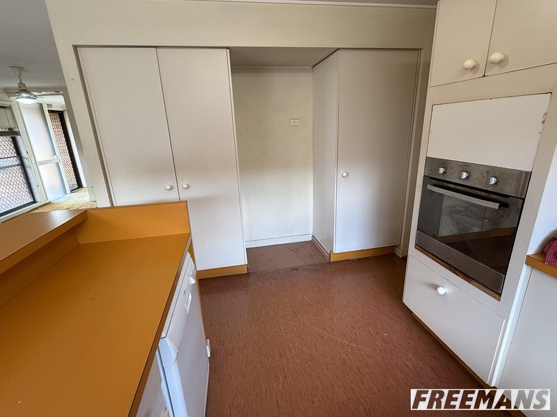 Photo - 37 Cairns Street, Nanango QLD 4615 - Image 3