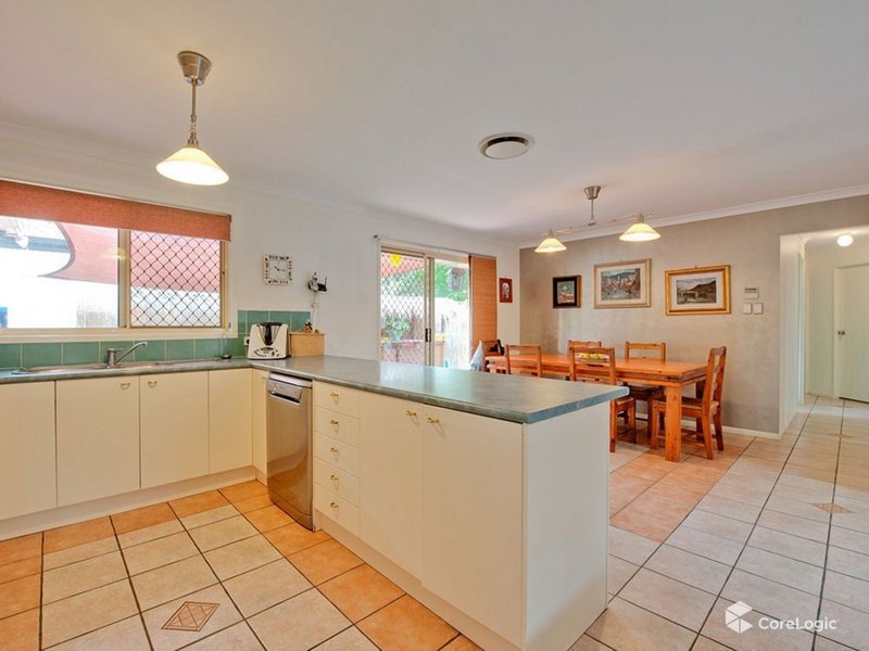 Photo - 37 Cambridge Crescent, Fitzgibbon QLD 4018 - Image 2