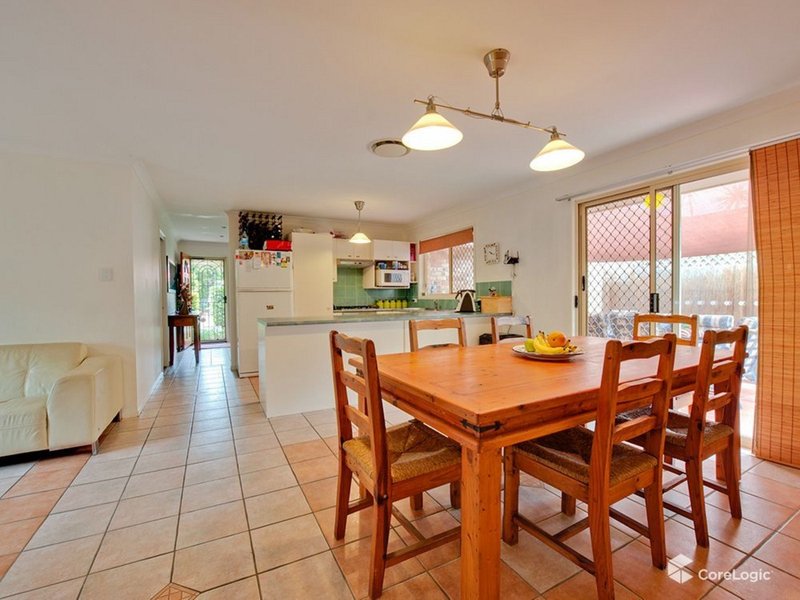 Photo - 37 Cambridge Crescent, Fitzgibbon QLD 4018 - Image 5