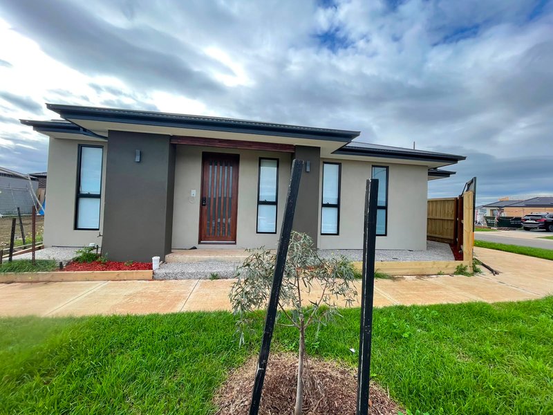 Photo - 37 Castello Drive, Deanside VIC 3336 - Image 1