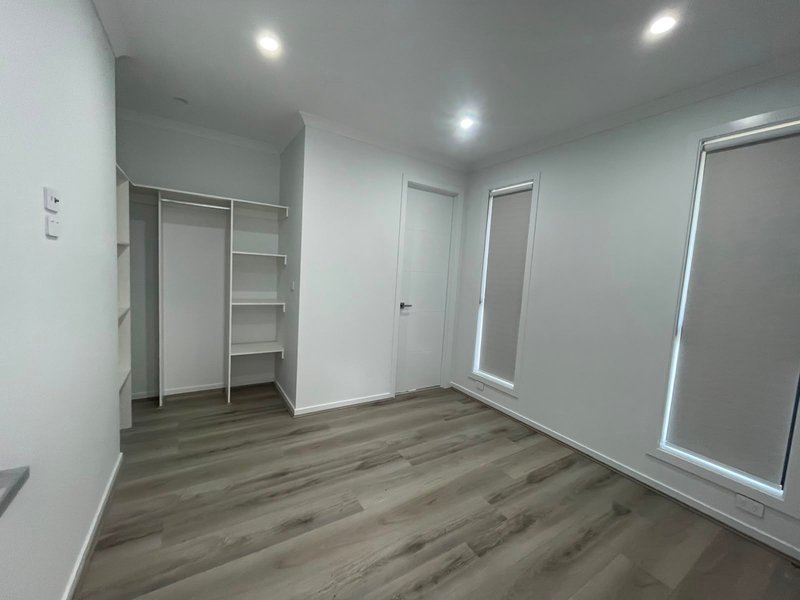 Photo - 37 Castello Drive, Deanside VIC 3336 - Image 3