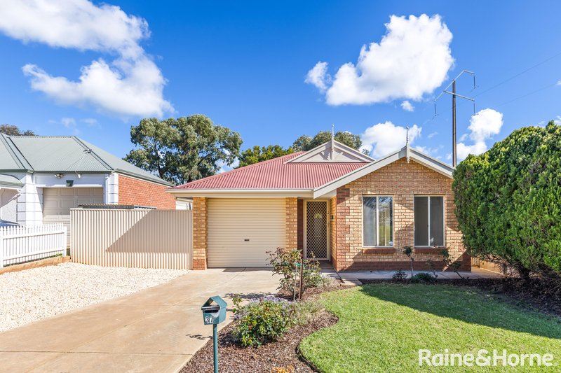 Photo - 37 Castle Court, Blakeview SA 5114 - Image 1